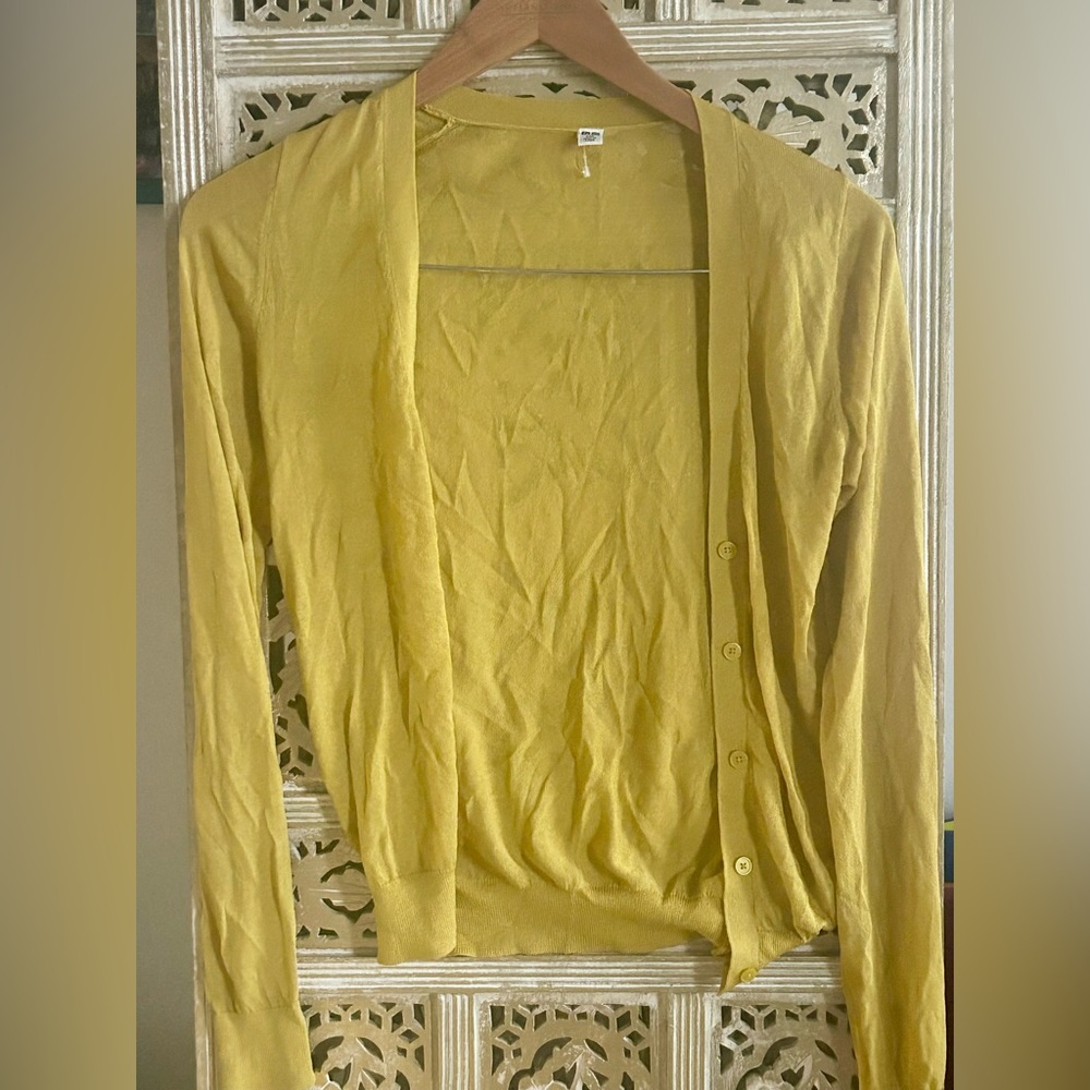Uniqlo Women's Mustard Yellow Cardigan Sweater XXS Long Sleeve Casual button up - Picture 4 of 4